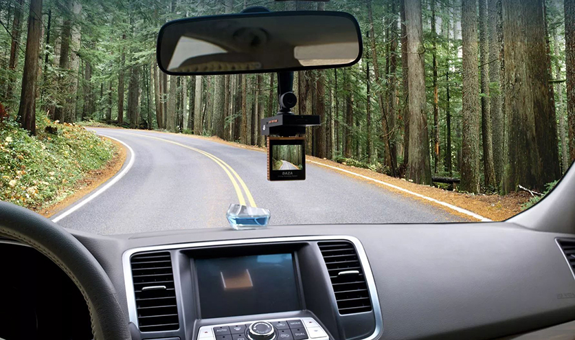 1704419814552597.jpg 卫星定位行车记录仪.jpg